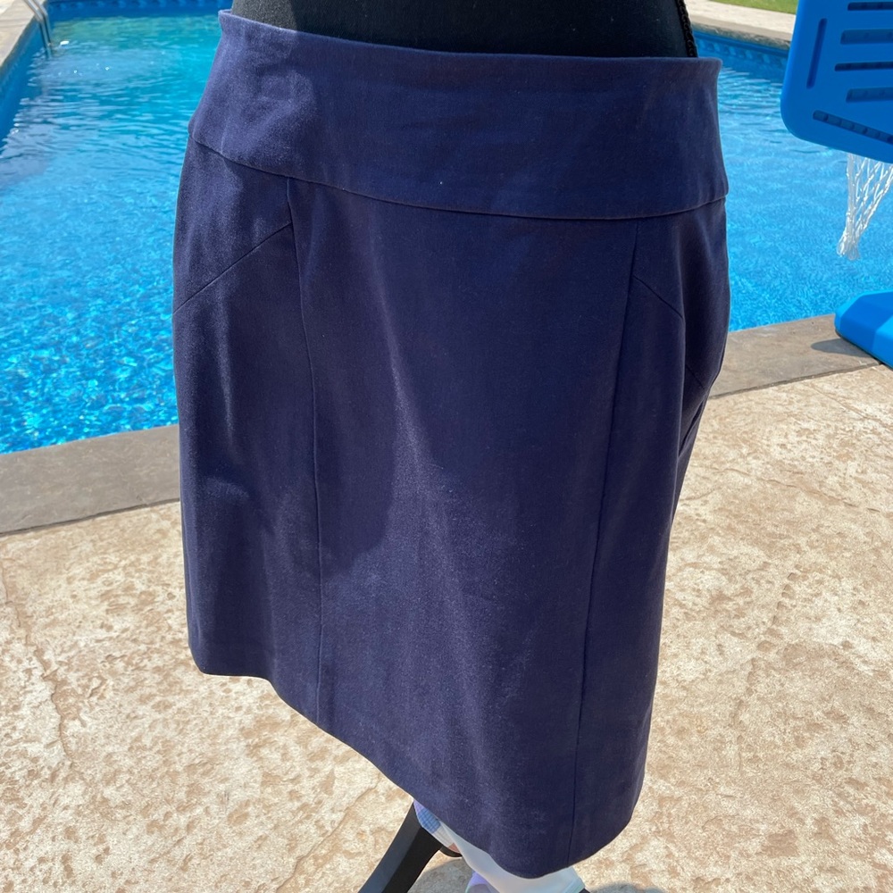 Banana Republic navy pencil skirt 💙